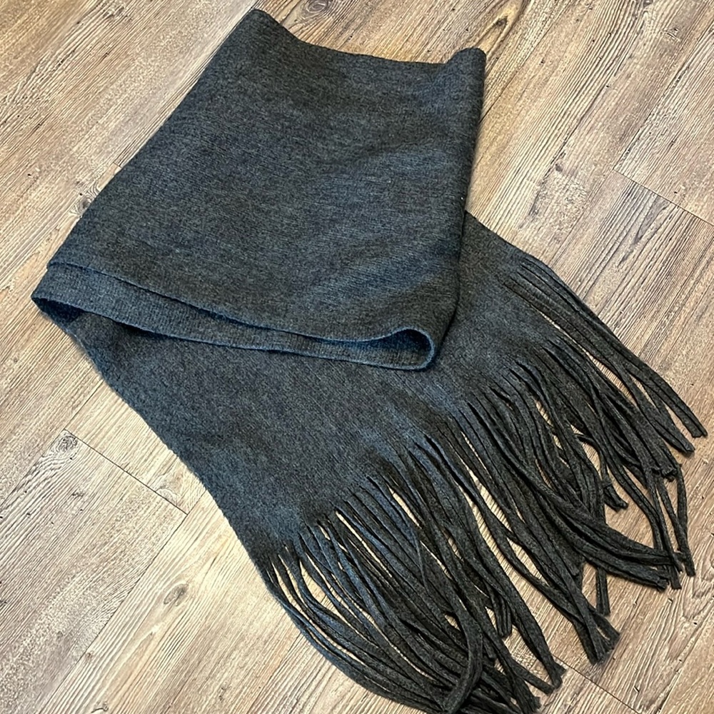 Gray scarf long fringe lucky brand